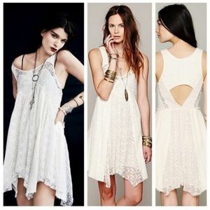 Rare Free People gorgeous white lace mini flowy mini dress size XS!